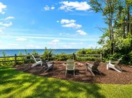 Blackstone on the Bluff with Lake Views Historic Home Family Friendly