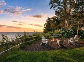 Blackstone on the Bluff with Lake Views Historic Home Family Friendly