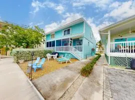 KC203 Palm Breeze Retreat 320 & 330