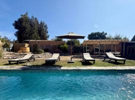 Casa-jardín Luz de Botellas -piscina-jacuzzi-sauna, viešbutis 