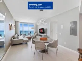 EXCLUSIVE RESORT - OCEANFRONT 2BD 2BA CONDO, HiGH FLOOR, ROOFTOP POOL AND HOT TUB, STEPS TO BEACH