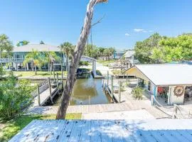 HonkeyTonk Hideaway on Ozello sleeps 8 waterfront with docks