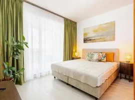 GREEN FOREST ApArt Hotel - DeLuxe Apartment with Balcony, Free Parking, near AMAZONIA