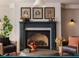 Old Dutch Inn, hotel i Kinderhook
