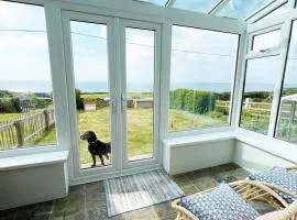 Rustic Coastguard Cottage, Stunning Views & Beach