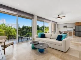 Akumal Seas 2BR Condo 2 Min Walk to Beach 7 Rooftop Pools