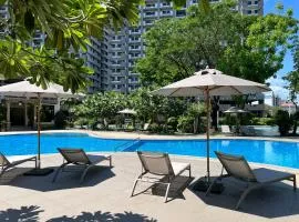 Stunning 2BR apt, 65 sq m Netflix at Rosewood Pointe Residences near BGC