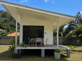 Au Petit Bungalow - Air conditionned & Mountain view, hotel v mestu Moorea