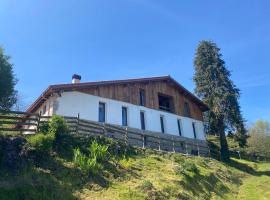 Country loft Zarautz- San Sebastián, готель у місті Aia