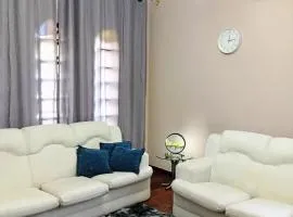Casa espaçosa, com piscina e Paz