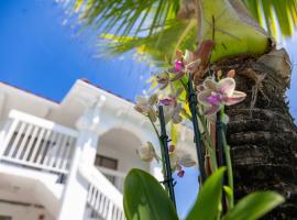 Palm Breeze Hotel, khách sạn ở Lake Worth