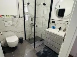 Modernes Gästezimmer nahe Frankfurt mit eigenem Bad
