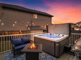 Game Night Getaway - HotTub - AC - BBQ - Firetable - KingBed