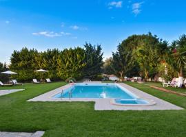 Villa John Dimeon Kato Achaia With Pool - Happy Rentals, hotel en Patras
