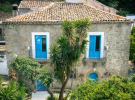 La Casa del Nespolo - Exclusive Country Suites - Seaview Pool & Self Check-in, hotel a Capo dʼOrlando