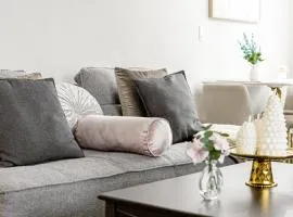 One Lux Stay Coastal 2BR Retreat near the Beach