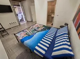 al centro di napoli accanto al Crist0 velato