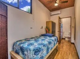 Studio Apartment - Direct Beach Access - Wifi - AC