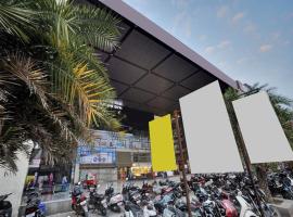 Super OYO Townhouse 639 Hotel Citadel 2，蘇拉特的飯店