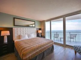 Oceanfront Paradise Sleeps 10 w Stunning Sunrises