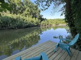 Riverfront Cabin Retreat - Unplug and Unwind