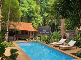 Ban Song Phi Nong में, होटल Khaosok Creek and Jungle Resort