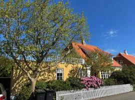 Family-Friendly Villa In Quiet Neighbourhood