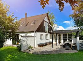Lovely Year-Round Home With Sea View、Føllenslevのホテル