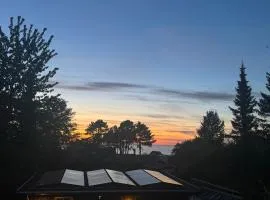 Lovely Year-Round Home With Sea View