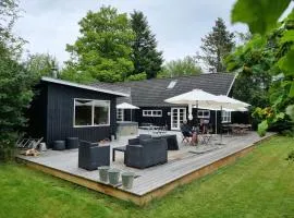 Modern House With Outdoor Spa And Sauna