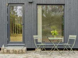 Newly Built Tiny House In Djursland, hotell sihtkohas Rønde