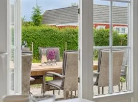Renovated Summer House In Vejby Tisvilde
