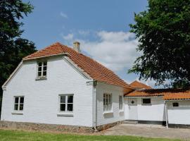 Bright Modern Holiday Home Near Hindemae，Ullerslev的飯店