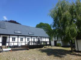 Large Summerhouse On Danish Island Bornholm, hotel i Klemensker