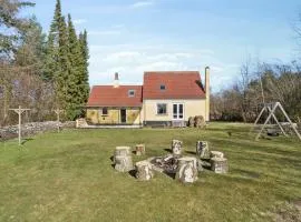 Spacious Holiday Home On A Large Natural Plot