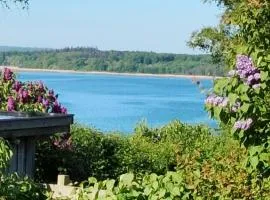 Peaceful Cottage With View Near Fjord Trails