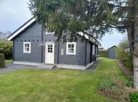 Cozy Log Cabin Near Beach And Forest