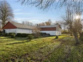 Calm Holiday Home With Great Outings