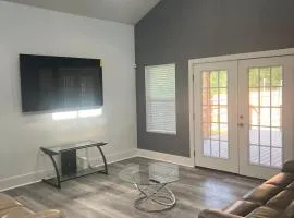 Near WORLD CUP and Dallas Modern home in Lancaster