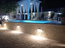 Villa Roko - Luxury Villa 60m from beach!