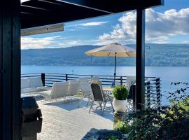 Charming Summer Cabin By The Oslofjord, hotel i Drøbak
