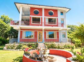 Sound of nature Hill View 3 BHK By Homeyhuts, khách sạn ở Mukteswar