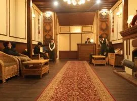 Colonial 44