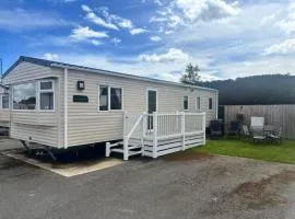 The Beachside Hideout - St Michaels Caravan Park