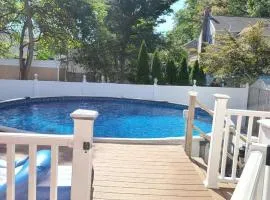 3 bedroom stylish retreat with pool and fireplace