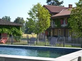 La Ferme du Domaine de Bassol – Piscine & Billard