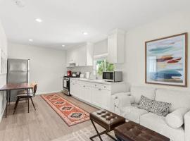 Simi-Valley Apartment by Dream Vacation, hotel a Simi Valley