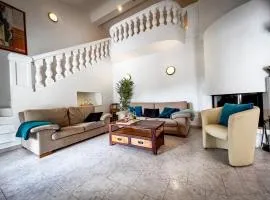 Shirley - Villa for 10 Pool Terrace - by TGB
