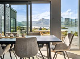 Lyngvær Arctic Pearl Lodge - Jacuzzi & Sauna - No 17、Kleppstadのホテル