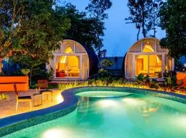 Tanira Farms Moonrise by ELIVAAS Pet- friendly Igloo Cottage with Pool, Bar and Garden
